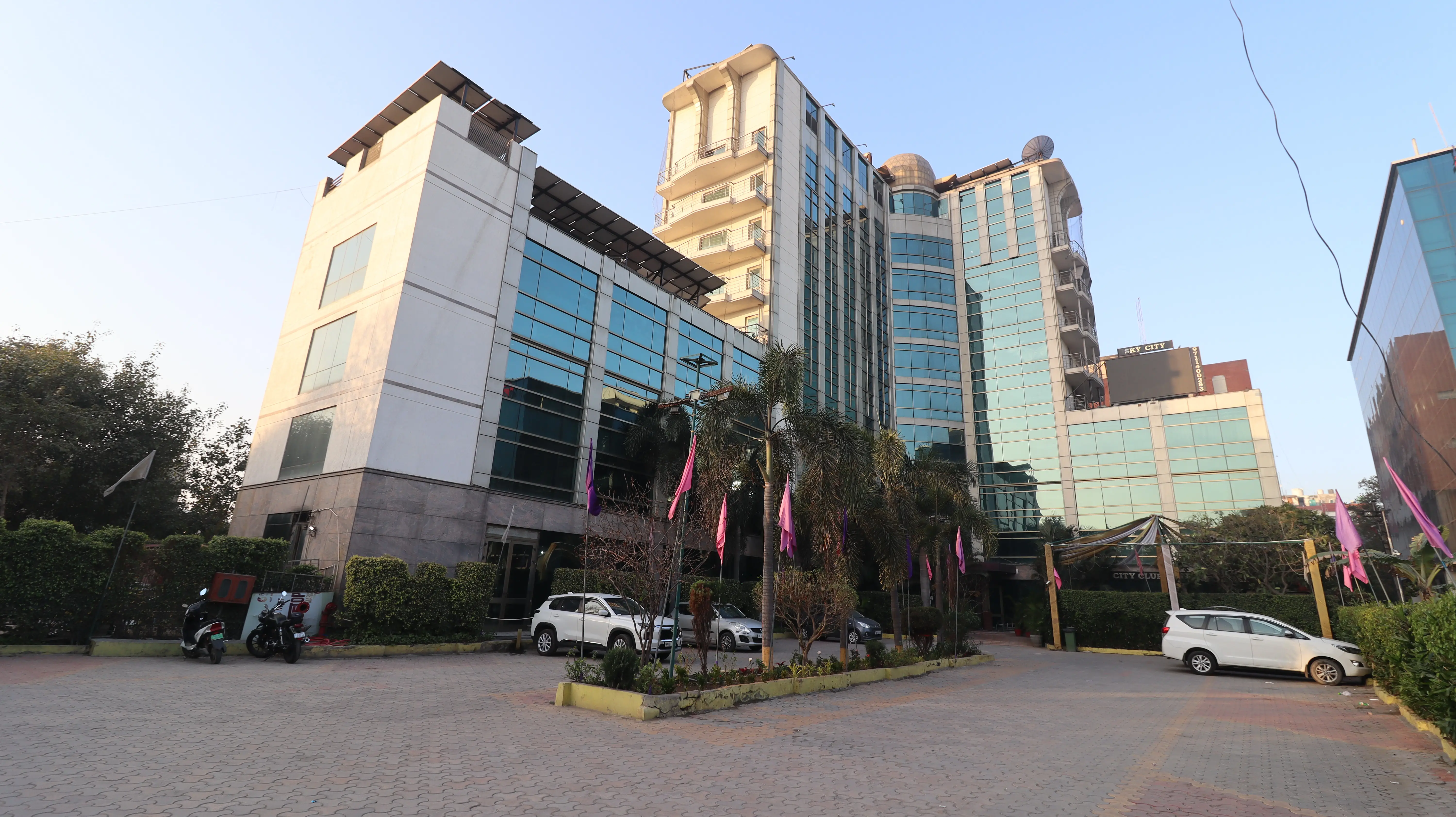 How to Choose the Right Hotel Near Gurgaon